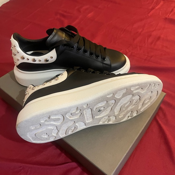 Alexander McQueen Studded Oversized Sneaker 'White Black' - Picture 6 of 7